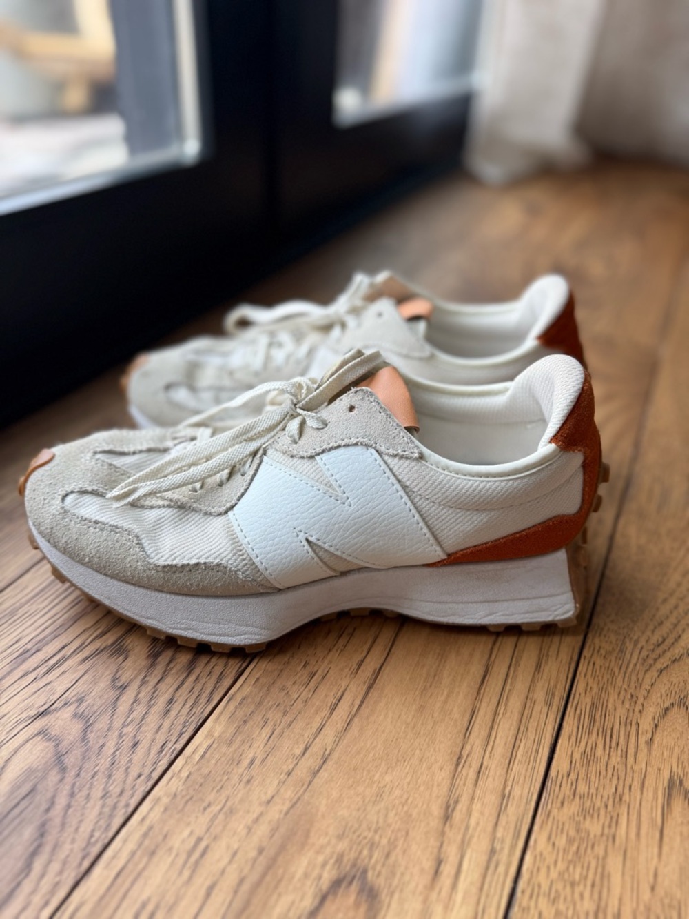 New Balance Women's 327 shoes